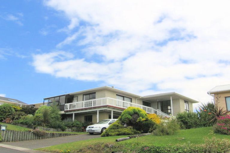 Photo of property in 16 The Crescent, Waihi Beach, 3611