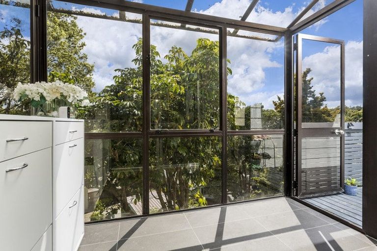 Photo of property in 11 Beaudine Avenue, Glenfield, Auckland, 0629