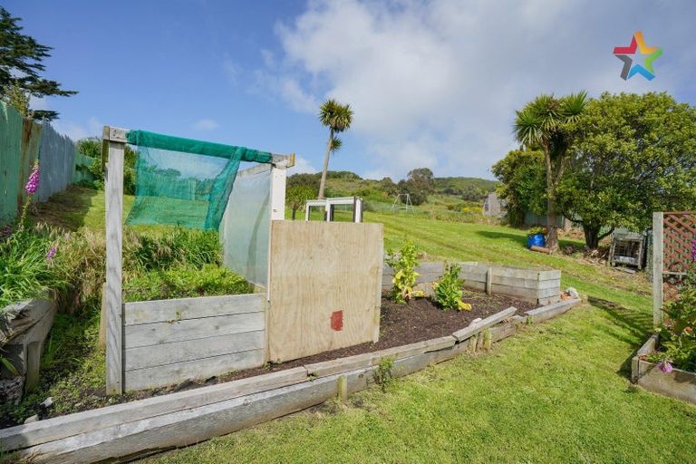 Photo of property in 14 Marine Parade, Bluff, 9814