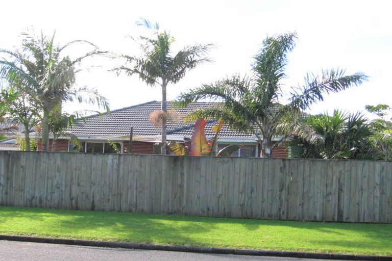 Photo of property in 2/20 Hattaway Avenue, Bucklands Beach, Auckland, 2012