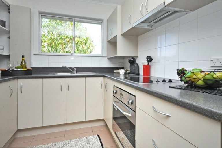 Photo of property in 1/32 Mount Albert Road, Mount Albert, Auckland, 1025