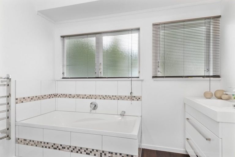 Photo of property in 85 Sunset Road, Mangakakahi, Rotorua, 3015