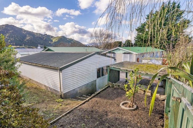 Photo of property in 60 Totara Park Road, Totara Park, Upper Hutt, 5018