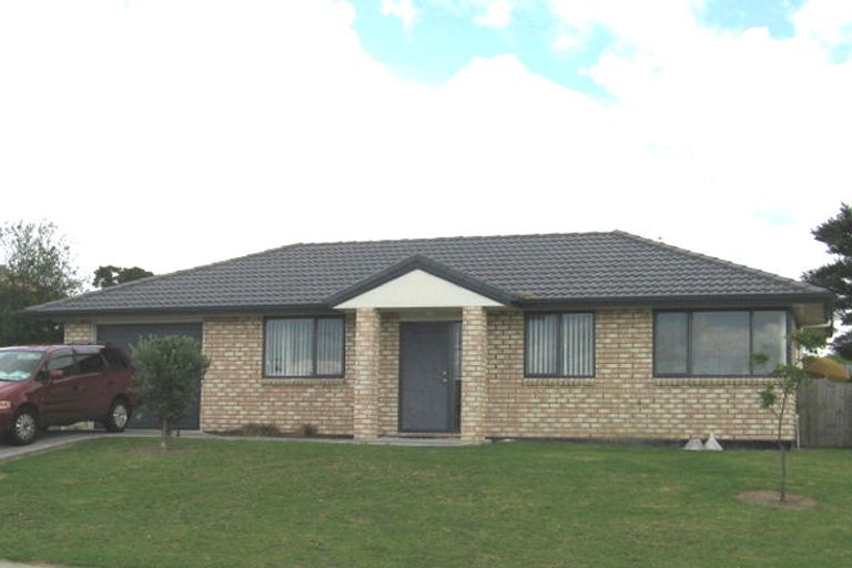 Photo of property in 58 Ruze Vida Drive, Massey, Auckland, 0614