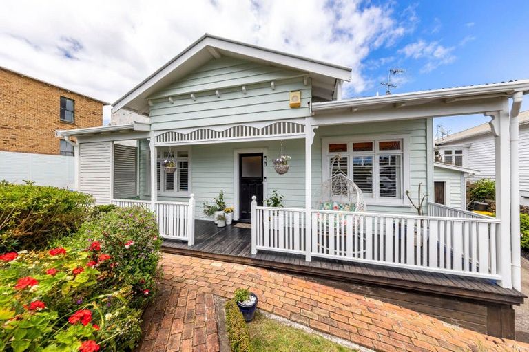Photo of property in 2a Ellerton Road, Mount Eden, Auckland, 1024