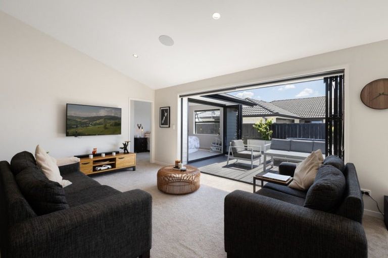 Photo of property in 76 Puhirake Crescent, Pyes Pa, Tauranga, 3112