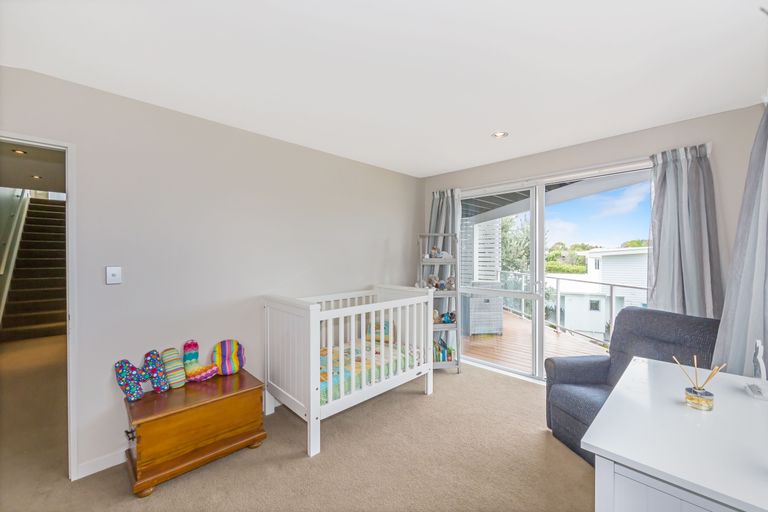 Photo of property in 90 Shakespear Road, Army Bay, Whangaparaoa, 0930