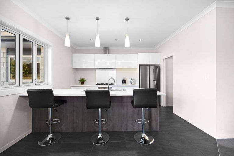 Photo of property in 27 Teatree Close, Huntington, Hamilton, 3210