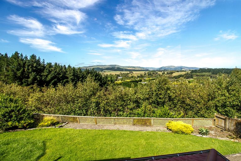 Photo of property in 102 Pacific Drive, Fitzherbert, Palmerston North, 4410