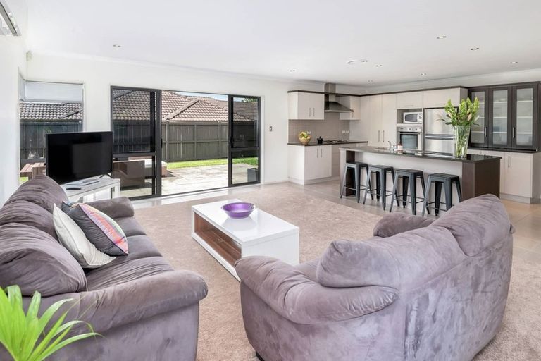 Photo of property in 24 Franshell Crescent, East Tamaki, Auckland, 2013