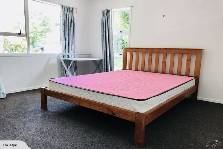 Photo of property in 1/26 Marlborough Avenue, Glenfield, Auckland, 0629