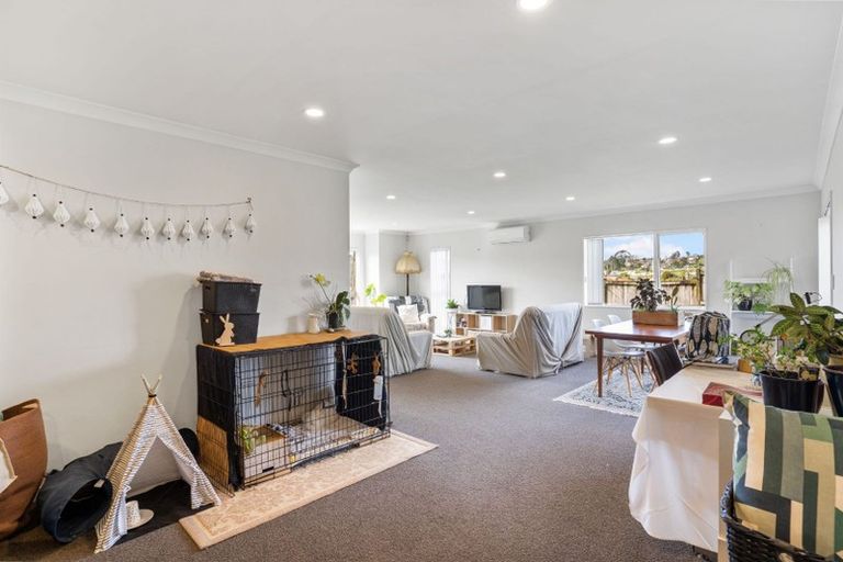 Photo of property in 4 Guinness Place, Massey, Auckland, 0614