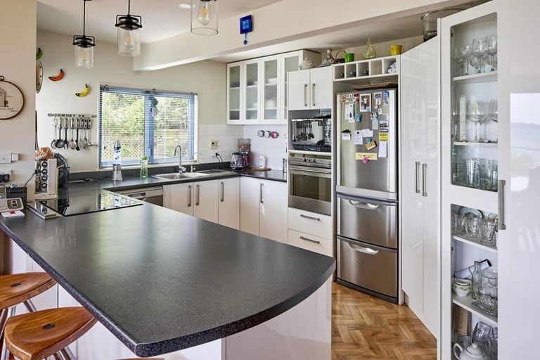 Photo of property in 30 Moana Road, Plimmerton, Porirua, 5026