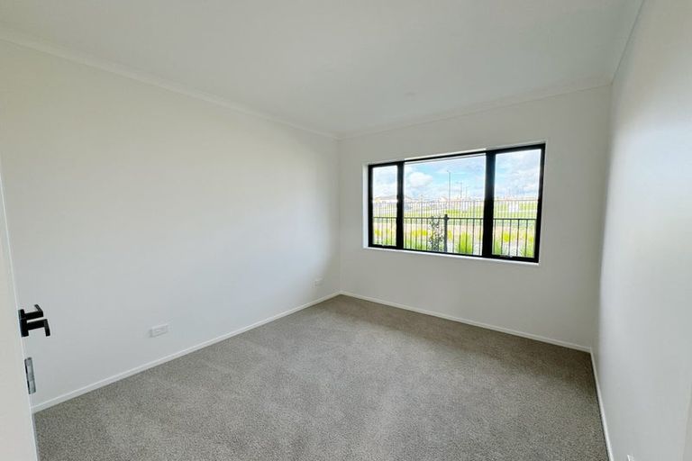 Photo of property in 26 Milldale Drive, Wainui, 0932