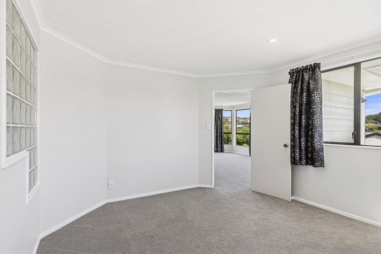 Photo of property in 37 Saunders Close, Whitby, Porirua, 5024