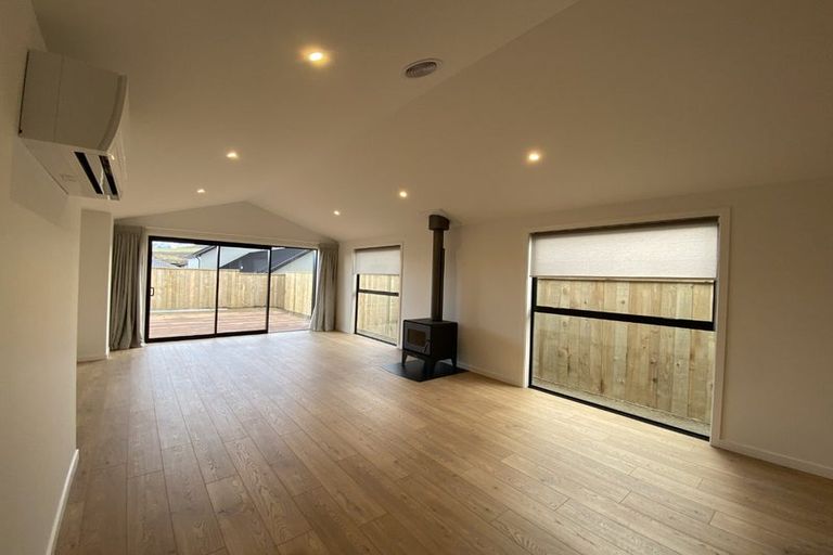 Photo of property in 10 Fallow Street, Jacks Point, 9371