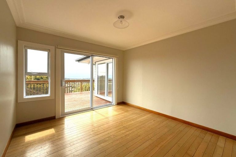 Photo of property in 939 East Coast Road, Torbay, Auckland, 0630