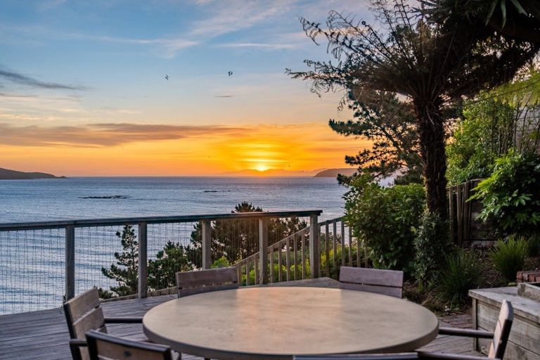 Photo of property in 99 Motuhara Road, Plimmerton, Porirua, 5026