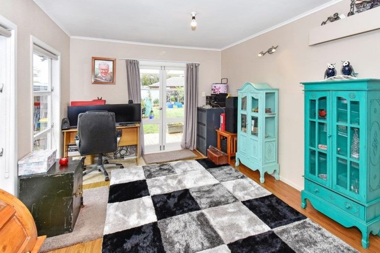 Photo of property in 34 Rollerson Street, Papakura, 2110