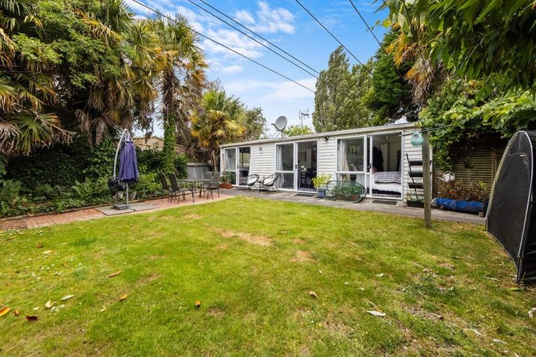 Photo of property in 12 Denvir Street, Strowan, Christchurch, 8052