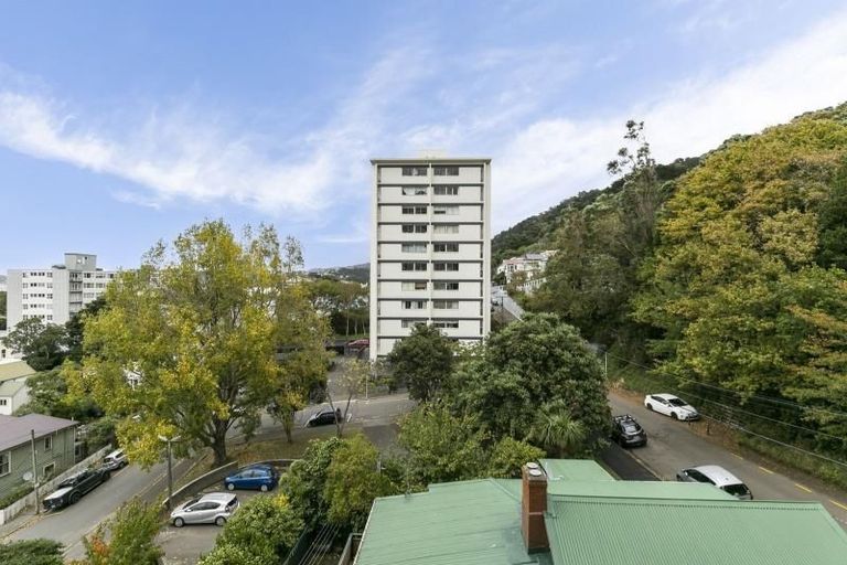 Photo of property in Mansfield Towers, 1 Grant Road, Thorndon, Wellington, 6011
