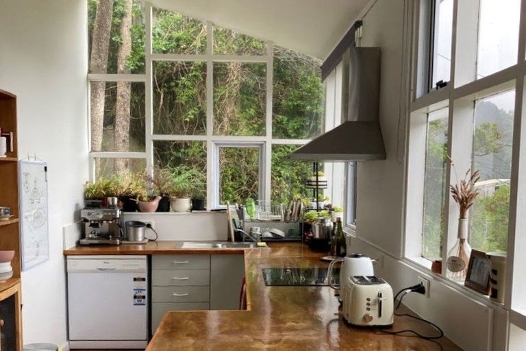 Photo of property in 57 Clarence Street, Brooklyn, Wellington, 6021