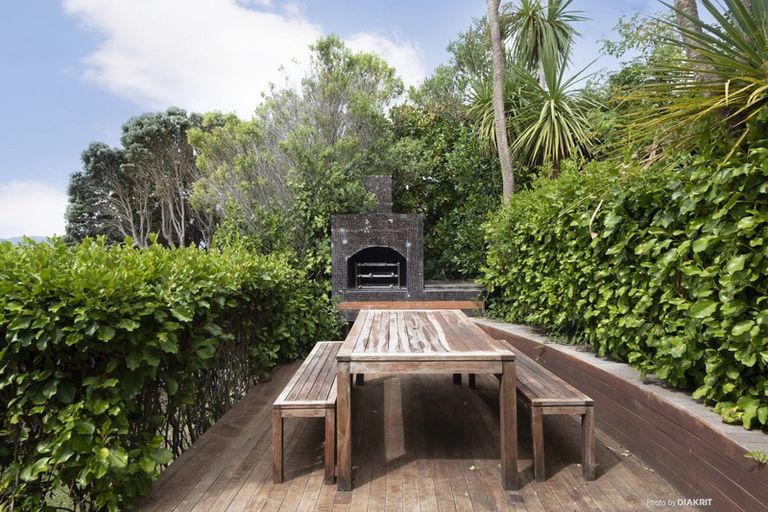 Photo of property in 22 Tai Paku Paku Road, Karaka Bays, Wellington, 6022