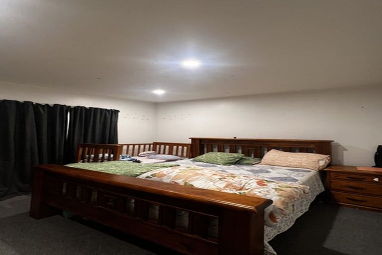 Photo of property in 30 Arlette Place, Massey, Auckland, 0614