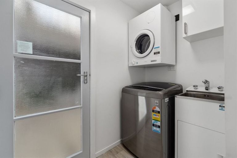 Photo of property in 158 Waimumu Road, Massey, Auckland, 0614