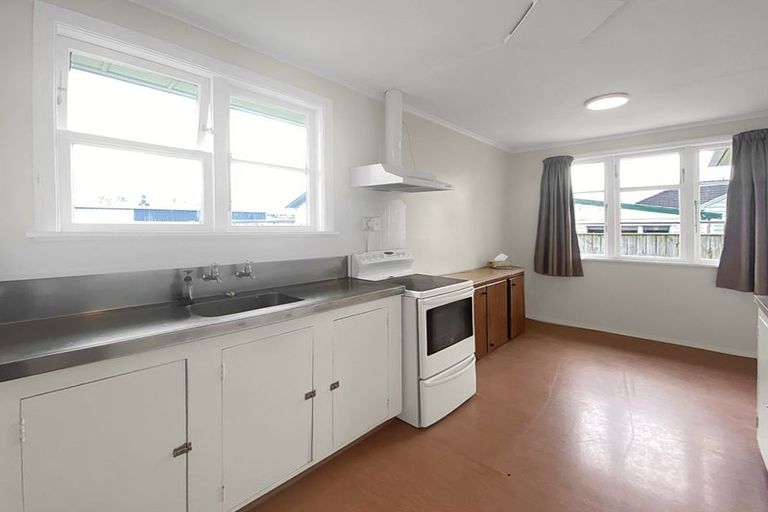 Photo of property in 4 Thames Street, Roslyn, Palmerston North, 4414