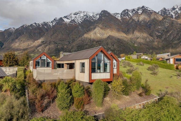 Photo of property in 4 Mckellar Drive, Jacks Point, Queenstown, 9371