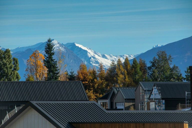 Photo of property in 5 Durry Lane, Wanaka, 9305