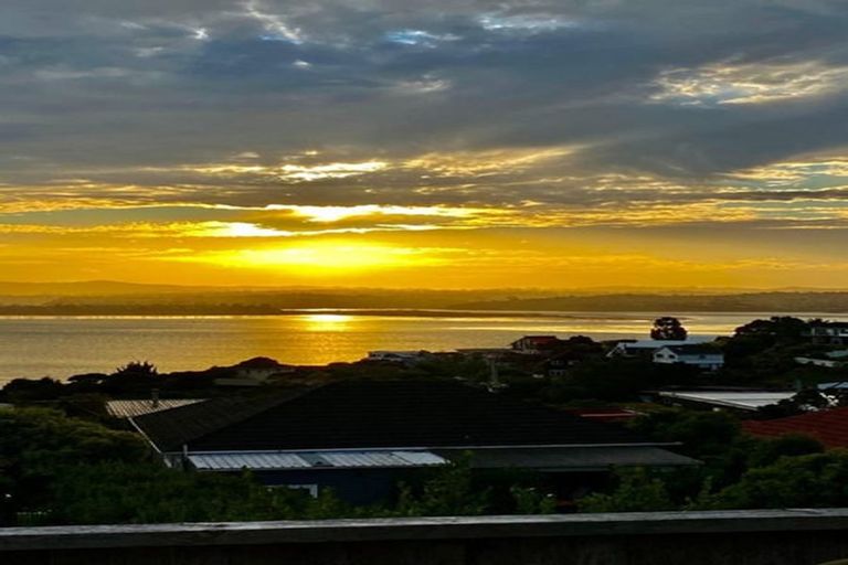 Photo of property in 3/164 Rangatira Road, Beach Haven, Auckland, 0626