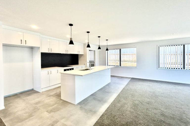 Photo of property in 4 Rockpool Road, Orewa, 0931