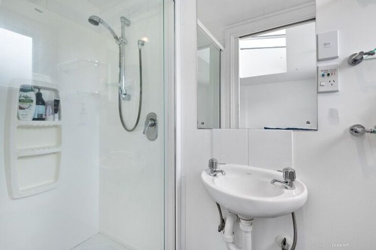 Photo of property in The Villas, 3/33 Hobson Street, Thorndon, Wellington, 6011