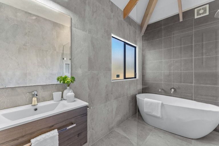 Photo of property in 154a Nile Road, Milford, Auckland, 0620