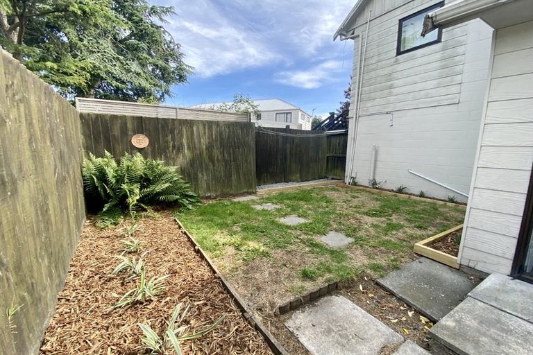 Photo of property in 2/11 Burns Street, Sydenham, Christchurch, 8023