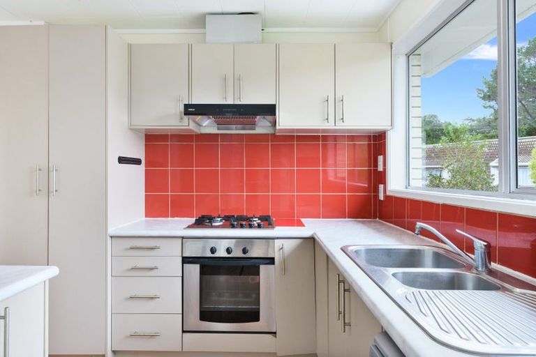 Photo of property in 56 Fitzwater Place, Henderson, Auckland, 0612