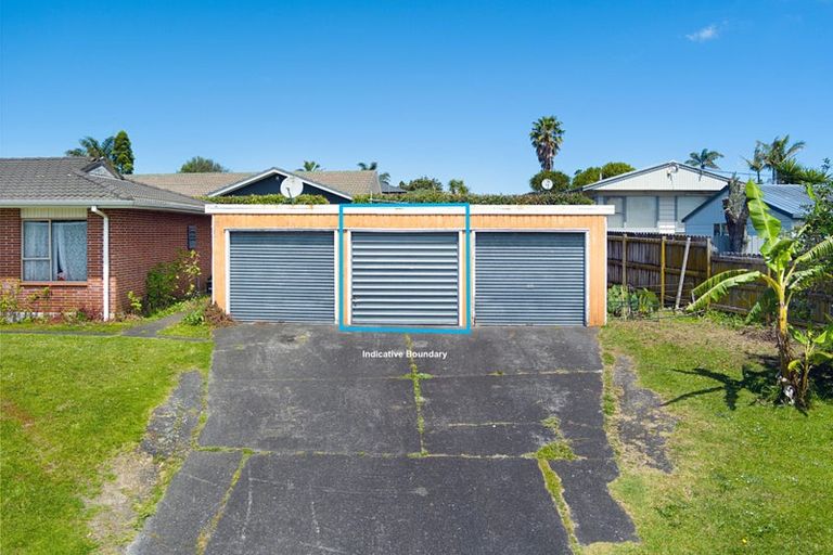 Photo of property in 2/2 Vodanovich Road, Te Atatu South, Auckland, 0610