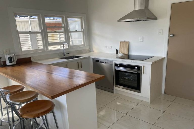 Photo of property in 5c Pendarves Street, New Plymouth, 4310