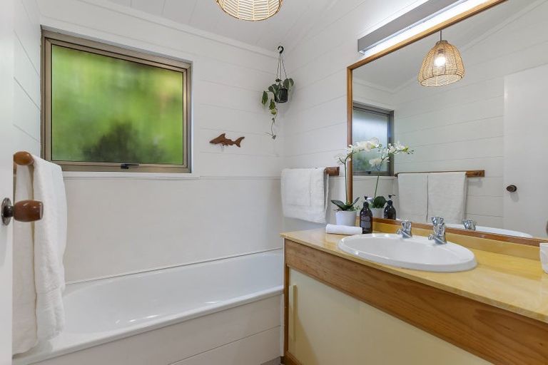 Photo of property in 12 Mcdowell Crescent, Hillcrest, Auckland, 0627