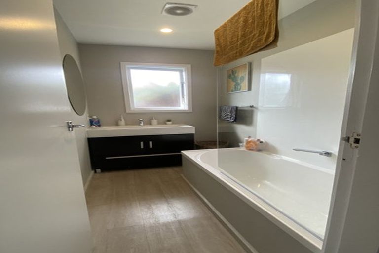 Photo of property in 71 Breezes Road, Avondale, Christchurch, 8061