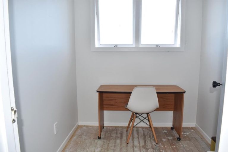 Photo of property in 1/19 Alma Street, Te Atatu South, Auckland, 0610