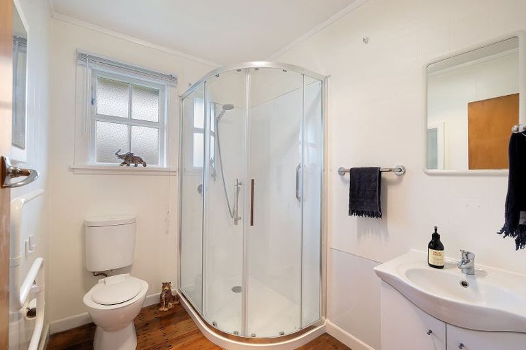 Photo of property in 2b Dunns Street, Silverstream, Upper Hutt, 5019