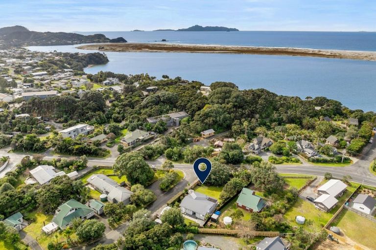 Photo of property in 1 Pohutukawa Place, Mangawhai Heads, Mangawhai, 0505