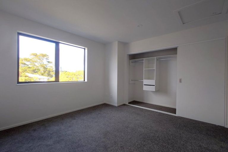 Photo of property in 6/113 Te Atatu Road, Te Atatu South, Auckland, 0610