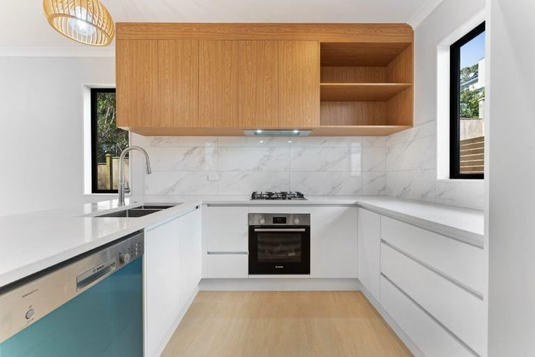 Photo of property in 70c Awaruku Road, Torbay, Auckland, 0630