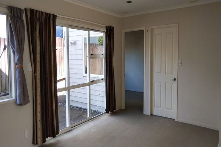 Photo of property in 14 Woodstock Road, Forrest Hill, Auckland, 0620
