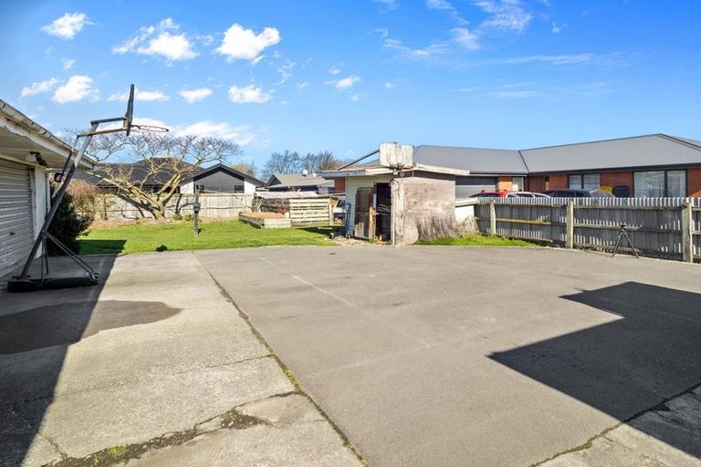 Photo of property in 75 Mcmurdo Street, Tinwald, Ashburton, 7700