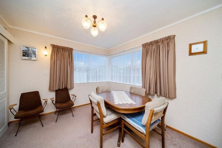 Photo of property in 12 Matai Place, Hawera, 4610